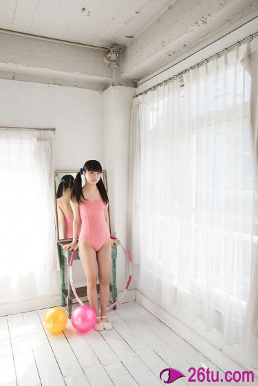 岳故意装睡让我挺进去观看在线